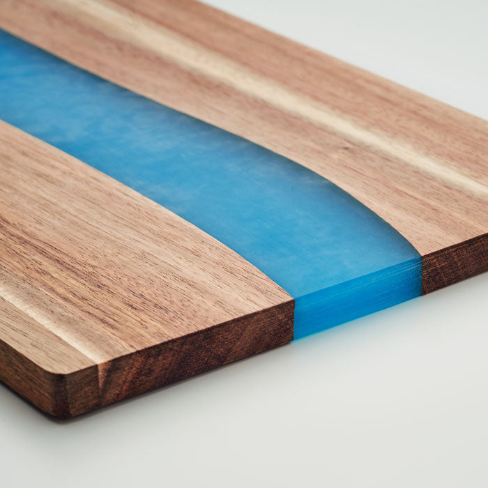 Recife | Planche à découper en bois d'acacia avec détails incrustés en résine époxy